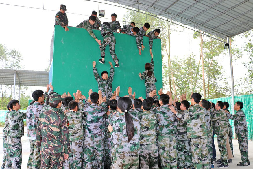 1512399278732142.jpg 拓展训练38-毕业墙.jpg